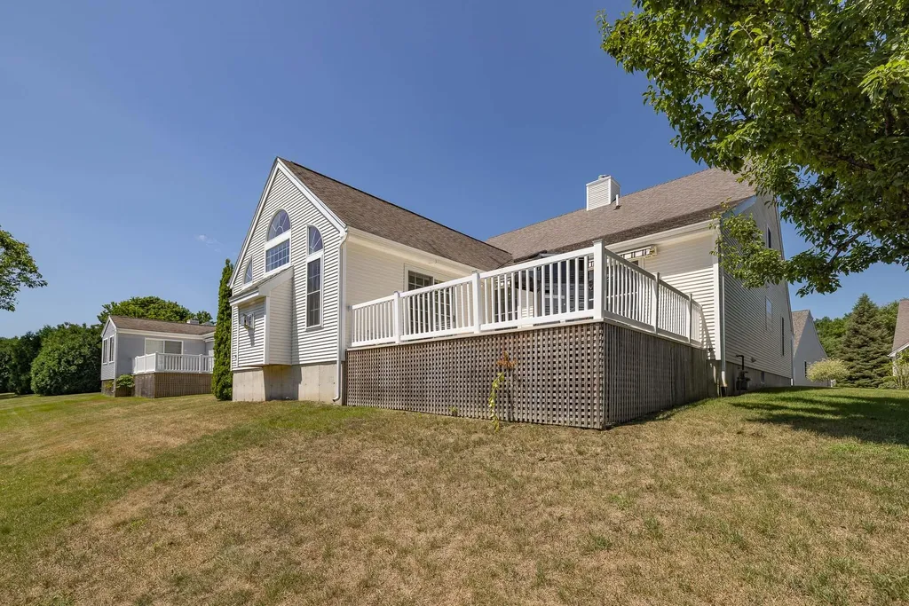 52 Hampton Meadows Hampton NH 03842