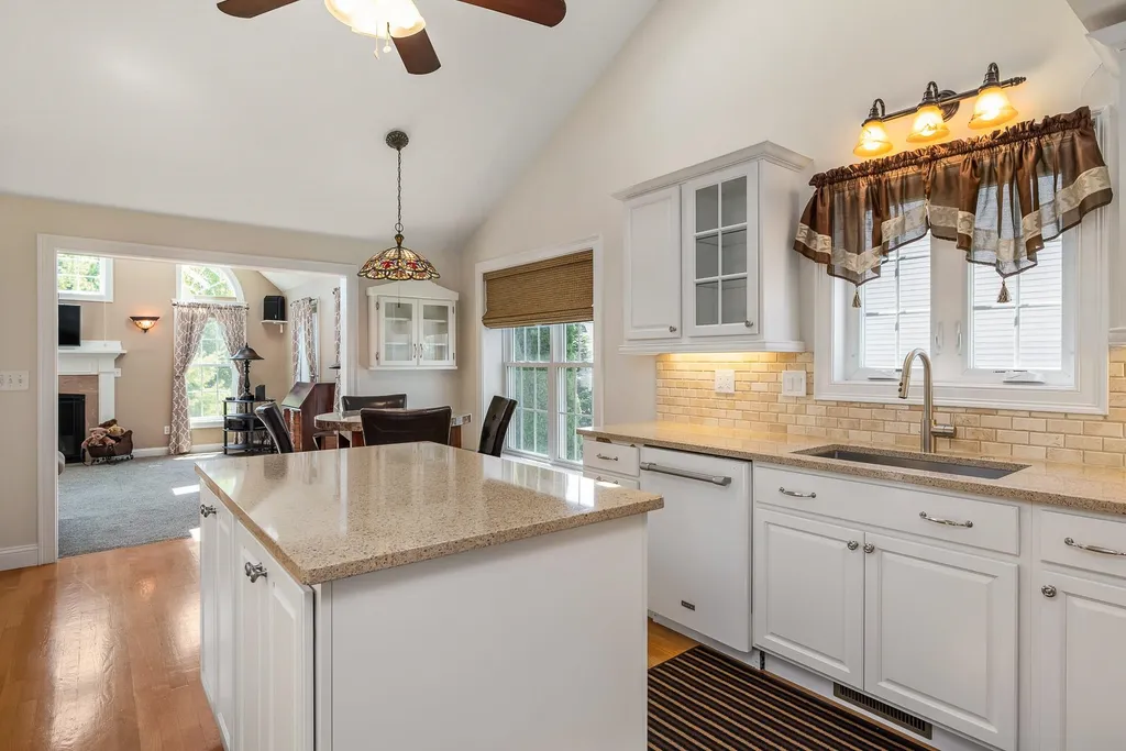 52 Hampton Meadows Hampton NH 03842