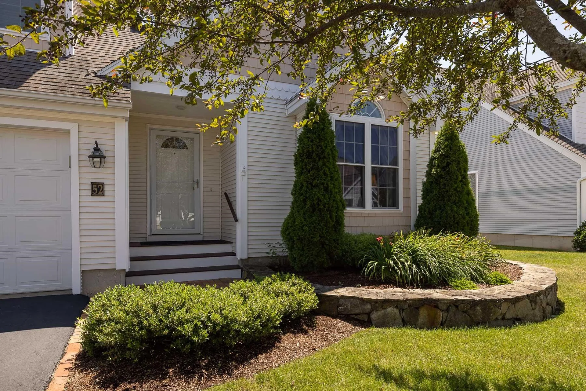 52 Hampton Meadows Hampton NH 03842