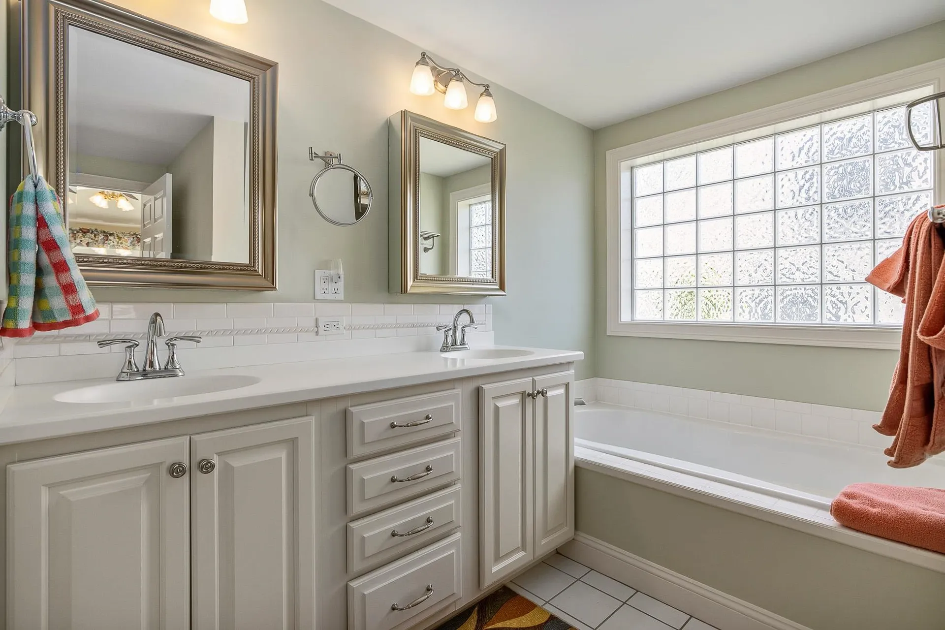 52 Hampton Meadows Hampton NH 03842