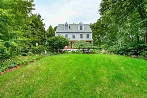 15 Peaslee Crossing Road Newton NH 03858