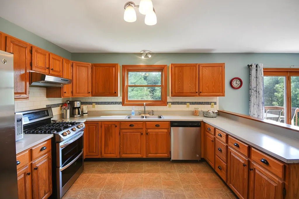 192 Depot Road Colchester VT 05446