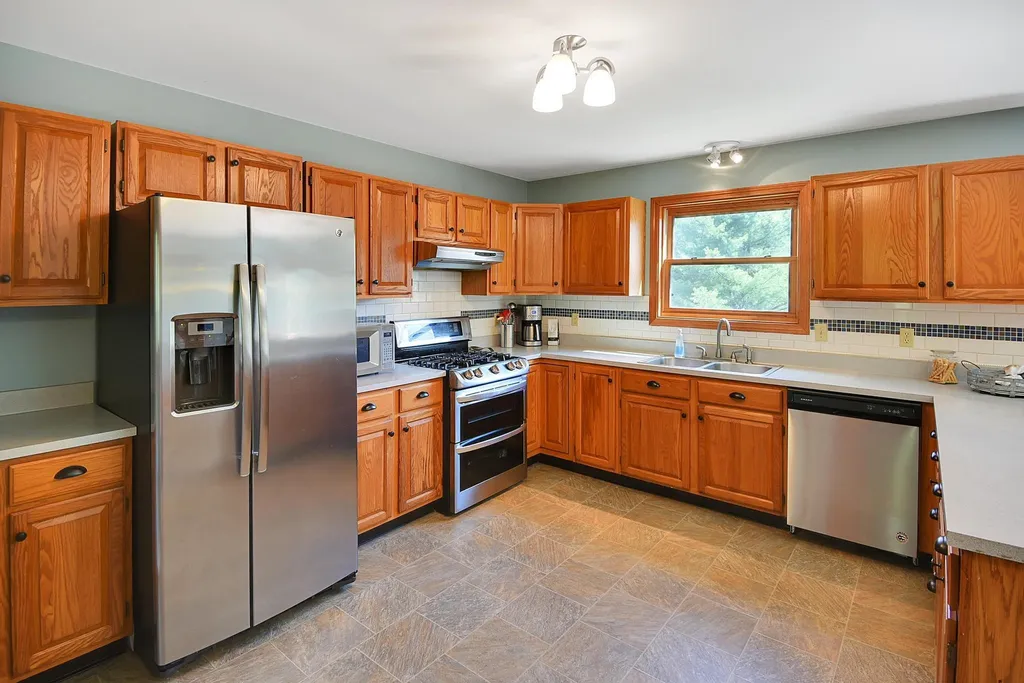 192 Depot Road Colchester VT 05446