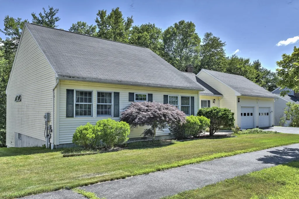 19 Newbury Lane Keene NH 03431
