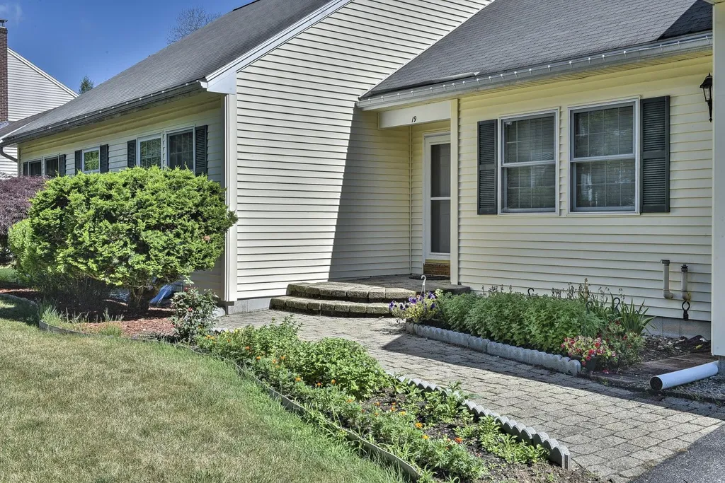 19 Newbury Lane Keene NH 03431