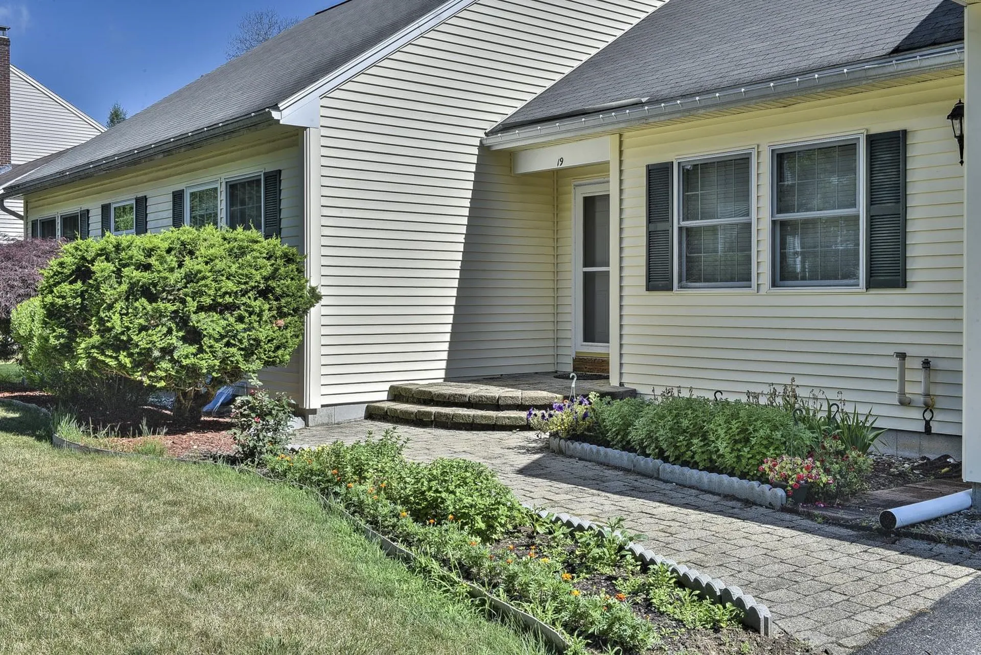 19 Newbury Lane Keene NH 03431