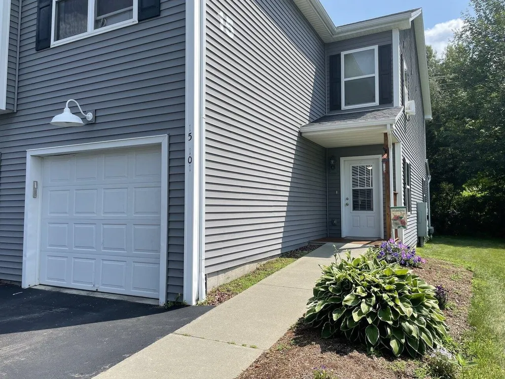 15 East Road Fairfax VT 05454