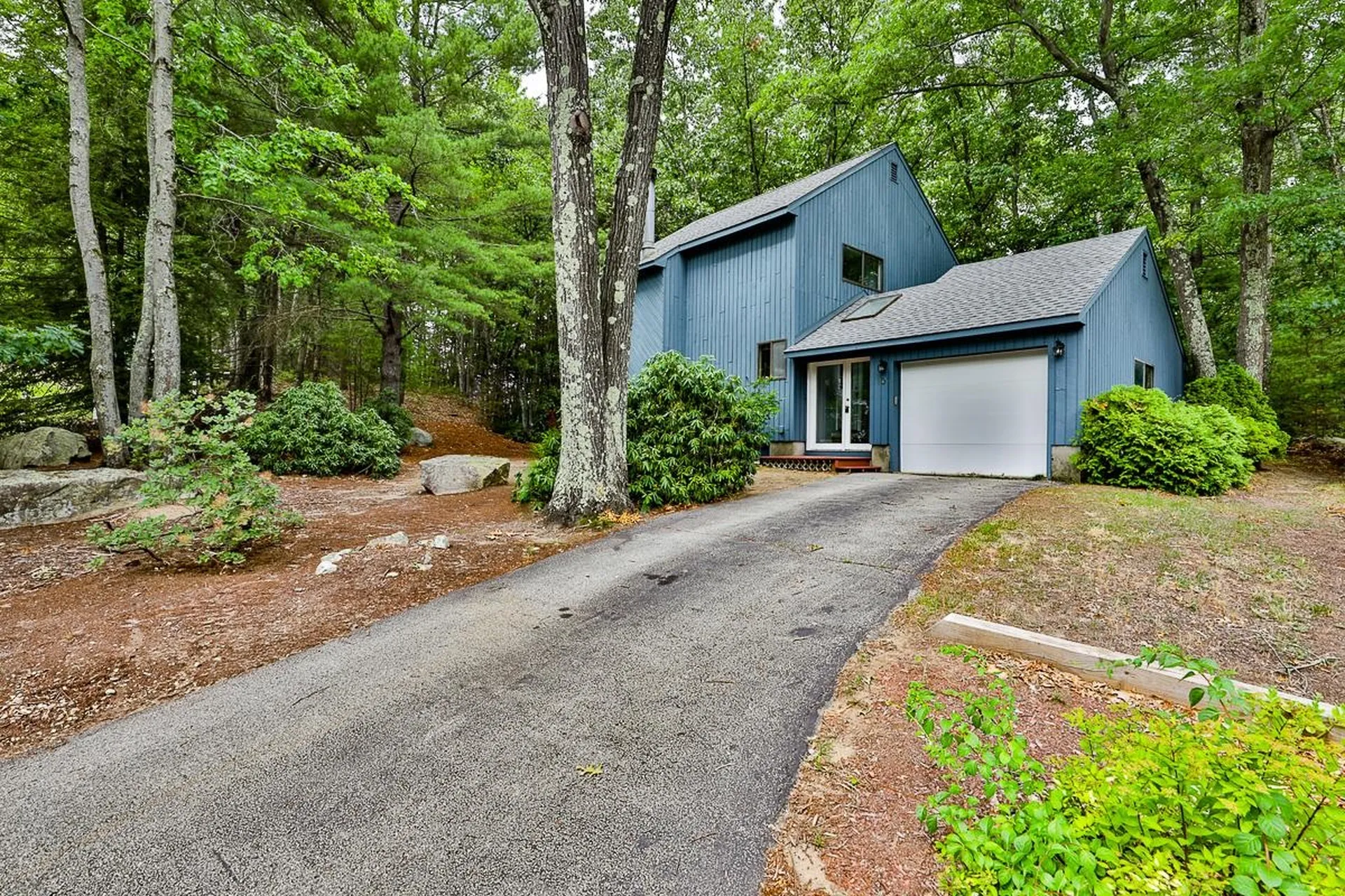 10 Boulder Circle Nashua NH 03062