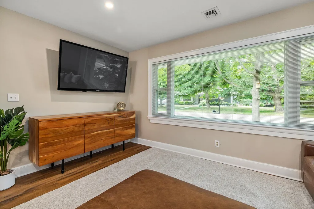 49 Fells Road Portsmouth NH 03801