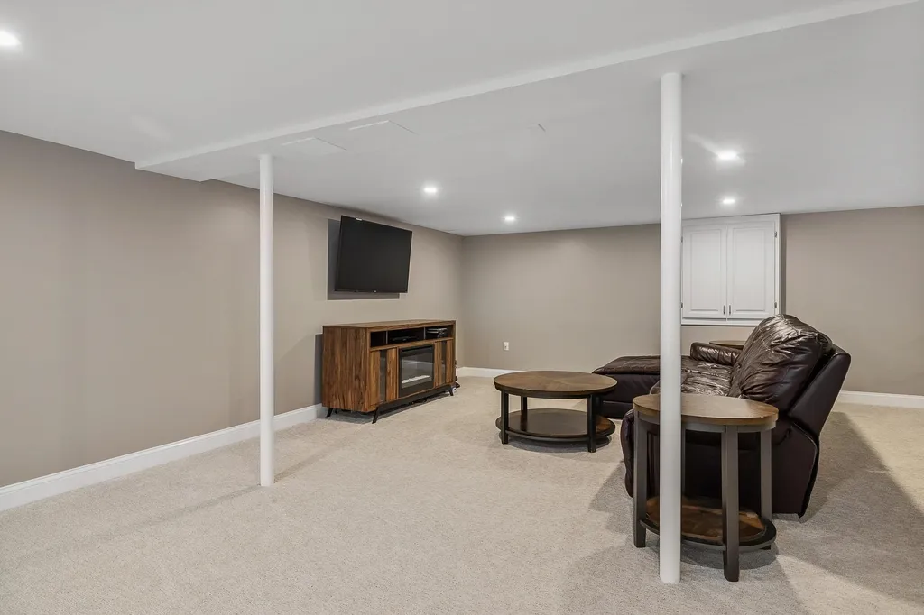 49 Fells Road Portsmouth NH 03801