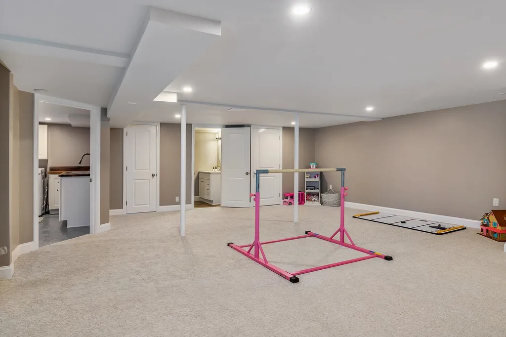 49 Fells Road Portsmouth NH 03801