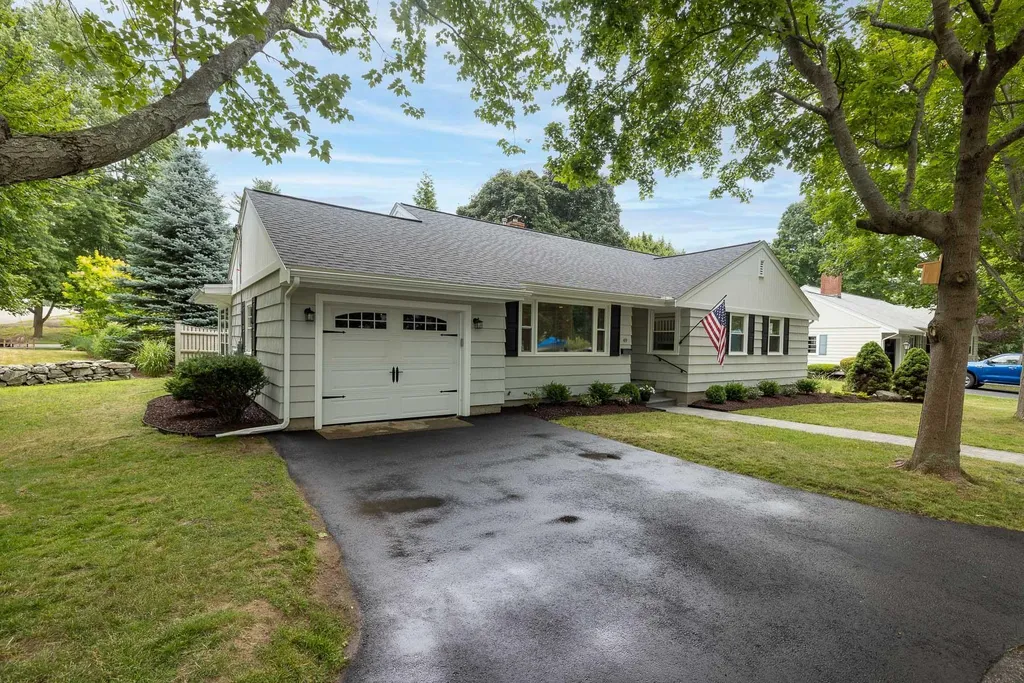 49 Fells Road Portsmouth NH 03801