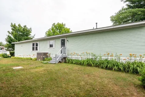 11 Sandpiper Path North Hampton NH 03862
