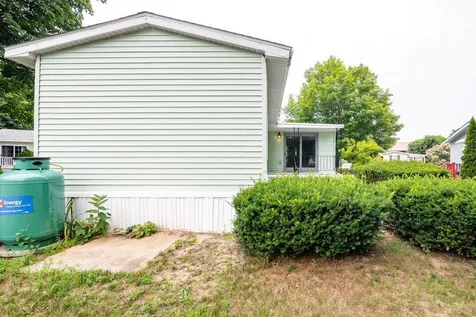 11 Sandpiper Path North Hampton NH 03862