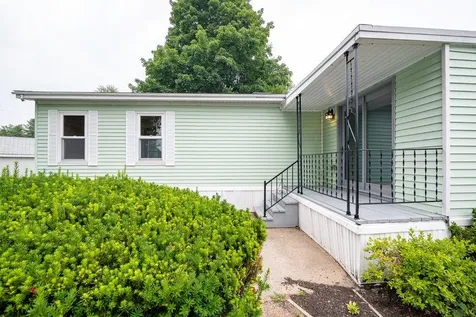 11 Sandpiper Path North Hampton NH 03862