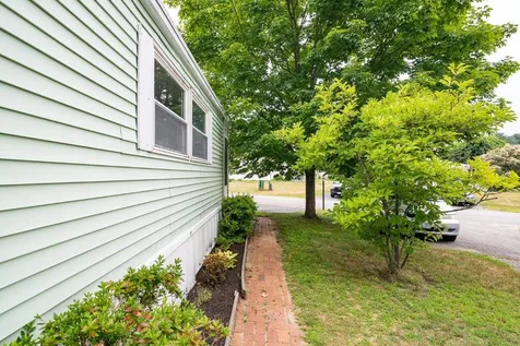 11 Sandpiper Path North Hampton NH 03862