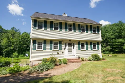 3 Chase Road Sandown NH 03873