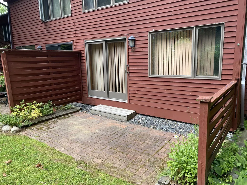 23 Robin Way Brattleboro VT 05301