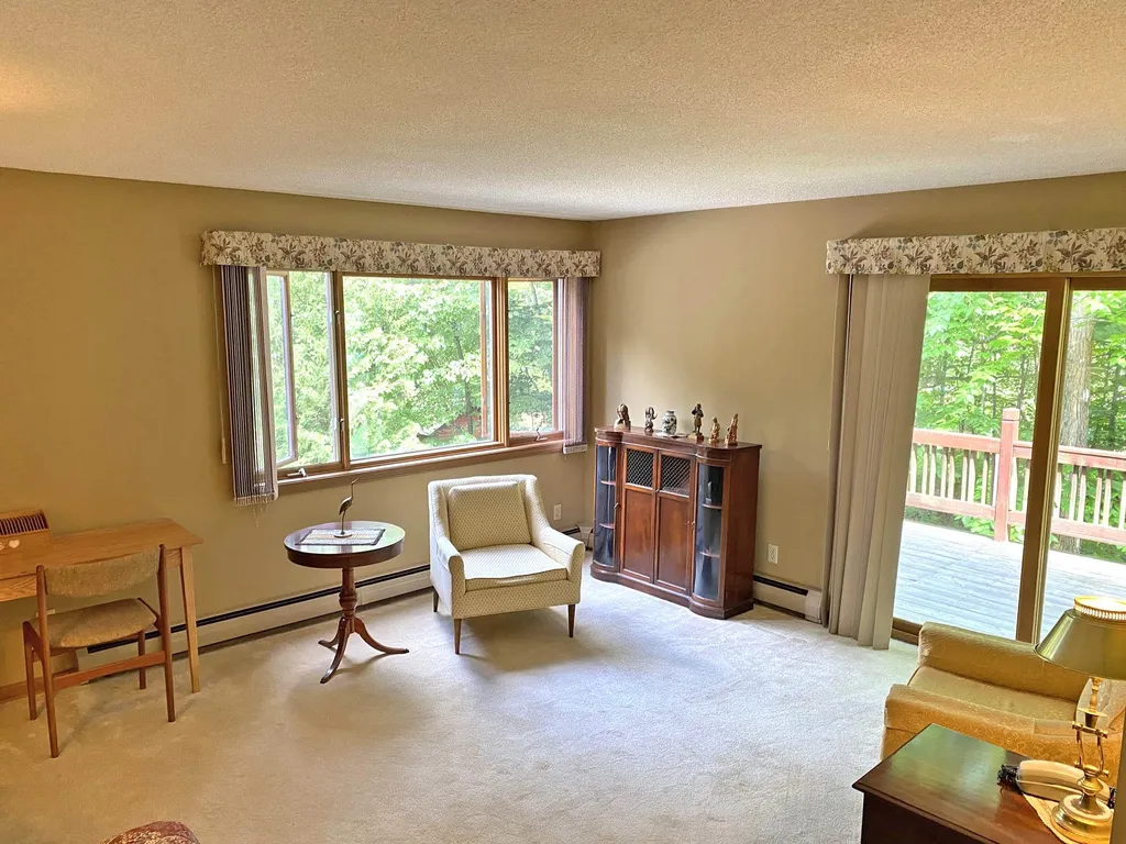 23 Robin Way Brattleboro VT 05301