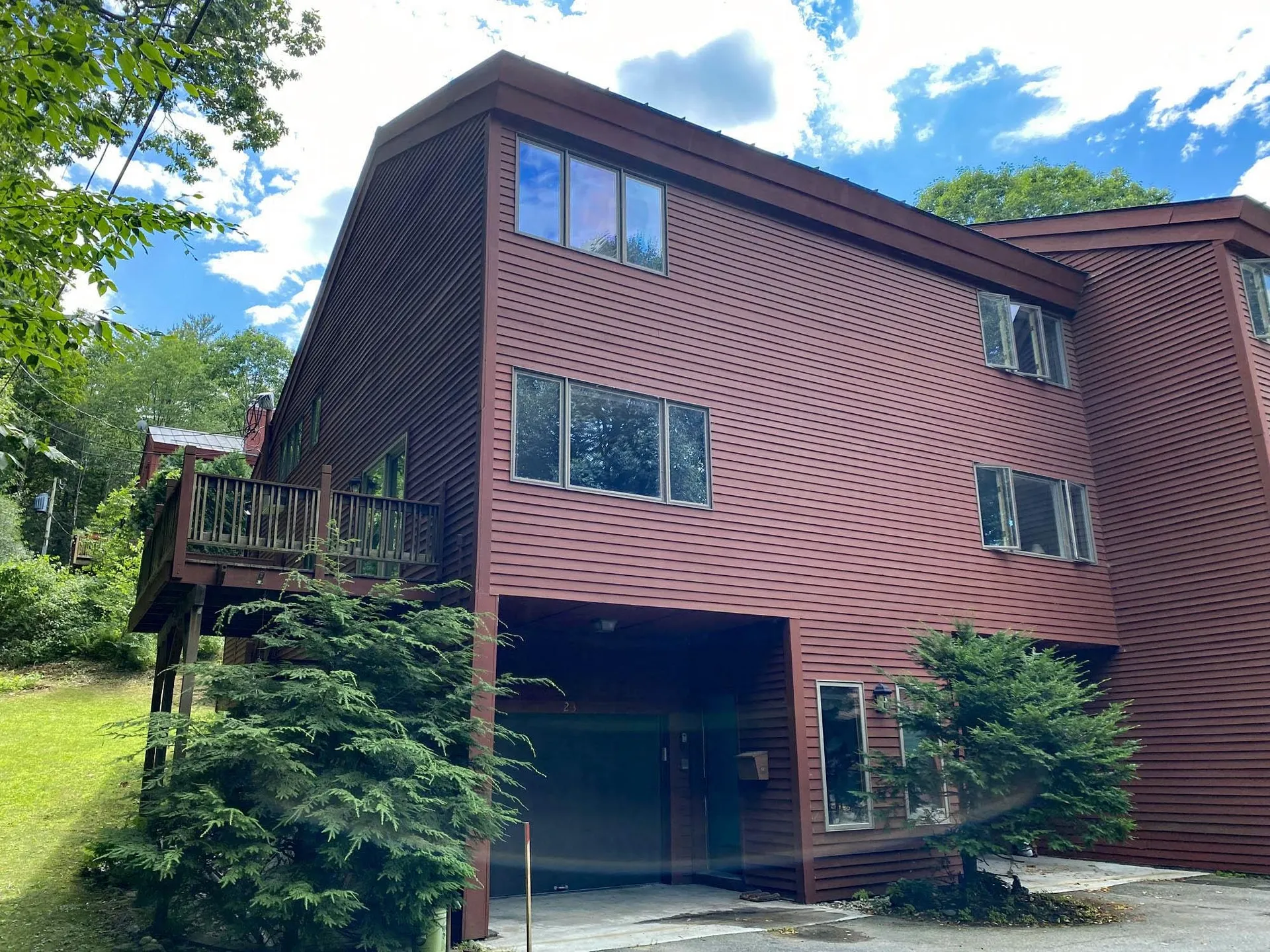 23 Robin Way Brattleboro VT 05301