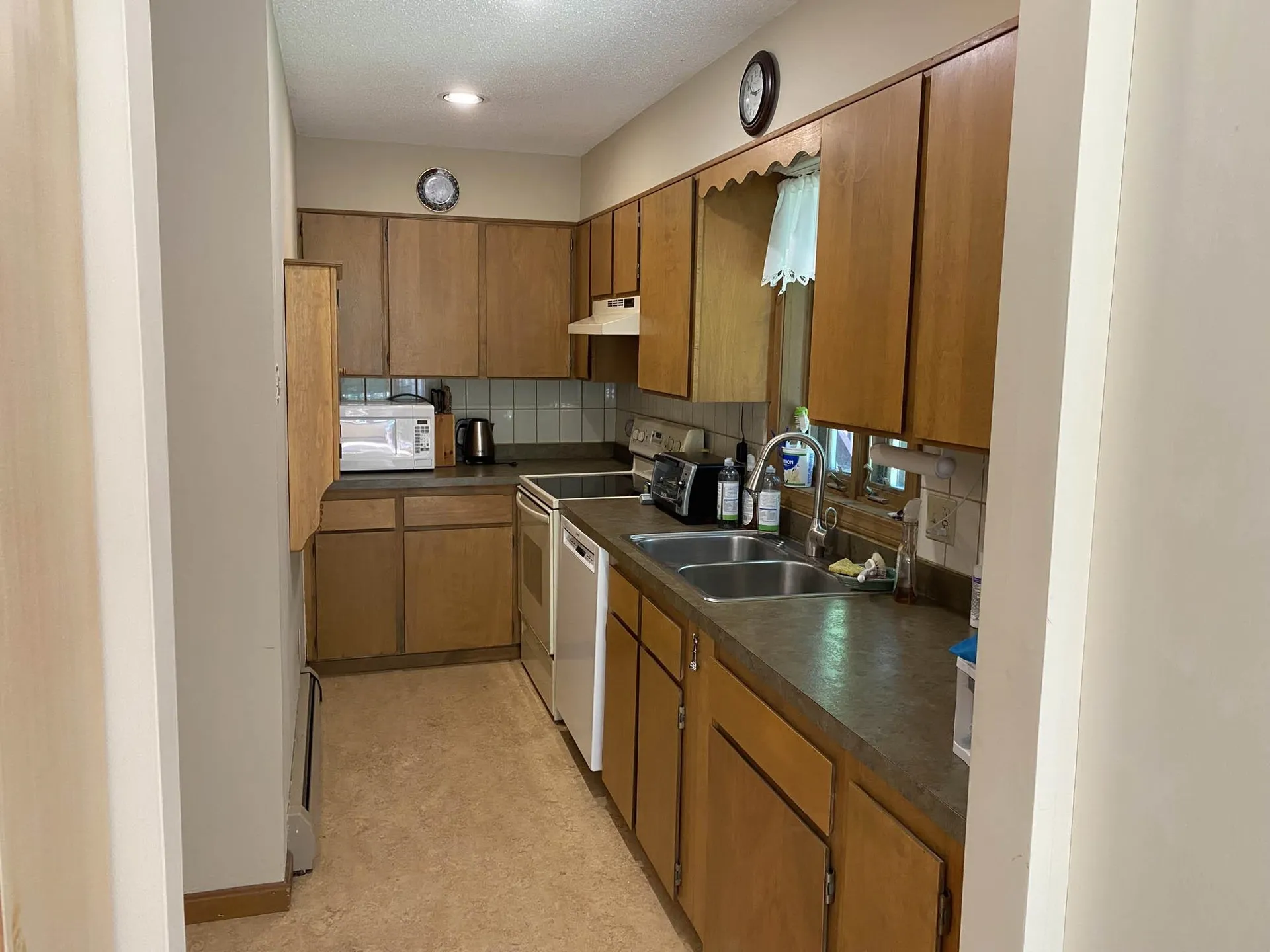 23 Robin Way Brattleboro VT 05301
