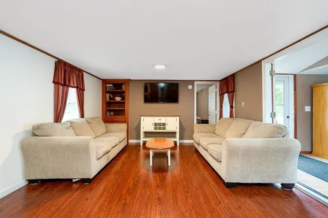 8 Glenn Drive Allenstown NH 03275