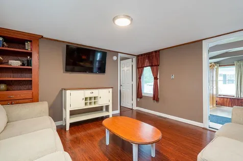 8 Glenn Drive Allenstown NH 03275