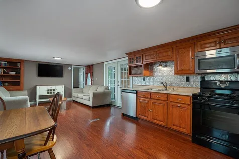 8 Glenn Drive Allenstown NH 03275