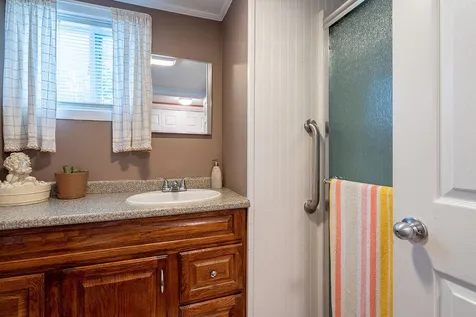 8 Glenn Drive Allenstown NH 03275