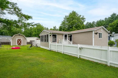 8 Glenn Drive Allenstown NH 03275