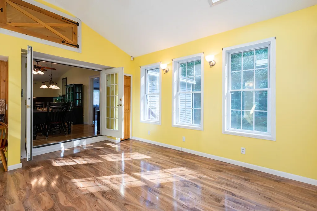 10 Maxwell Drive Derry NH 03038