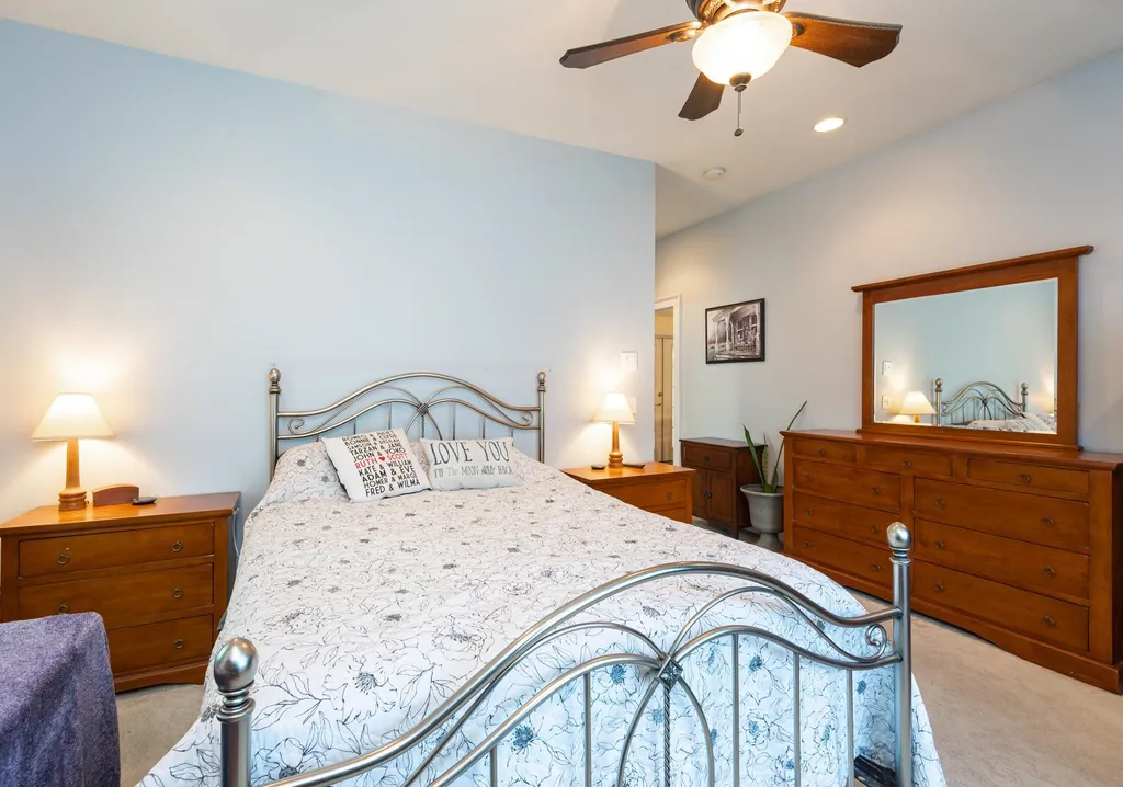 10 Maxwell Drive Derry NH 03038