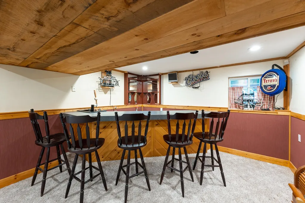 10 Maxwell Drive Derry NH 03038