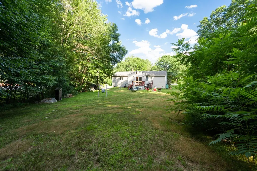 10 Maxwell Drive Derry NH 03038