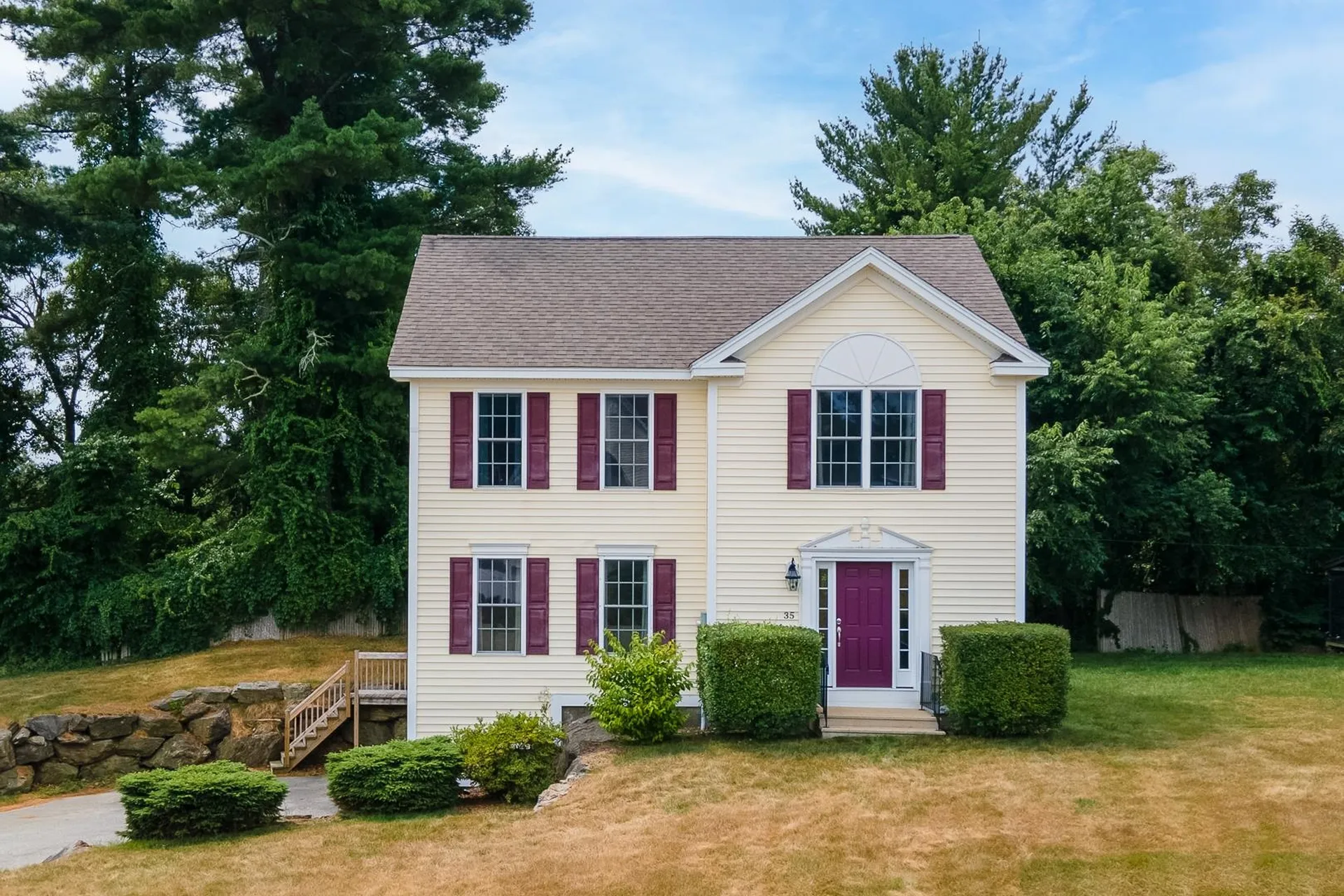 35 Pond Road Raymond NH 03077