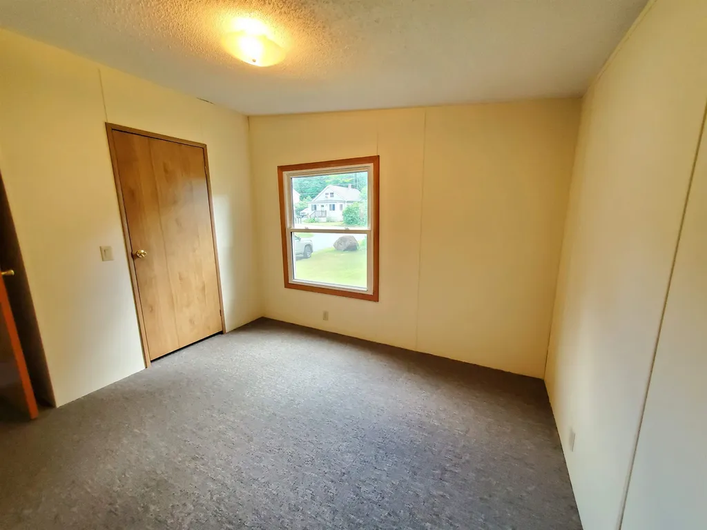 7 Dartmouth Street Enfield NH 03748