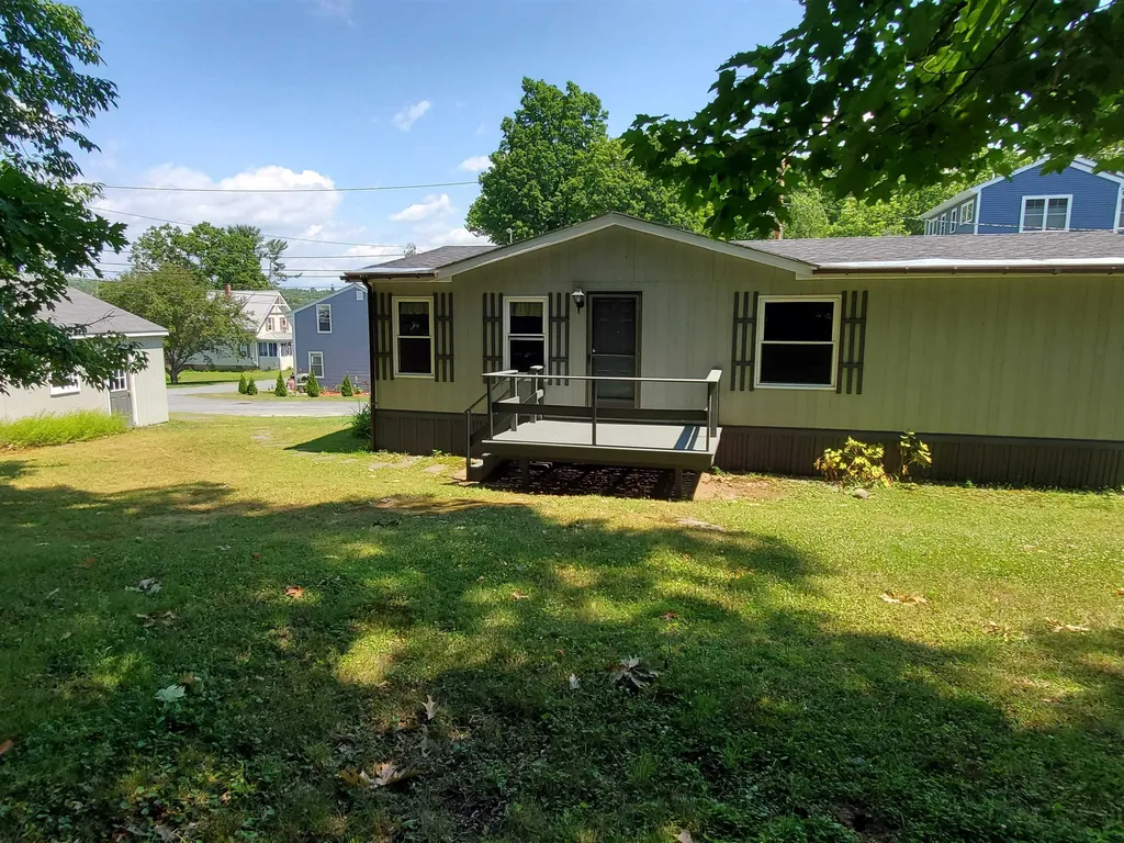 7 Dartmouth Street Enfield NH 03748