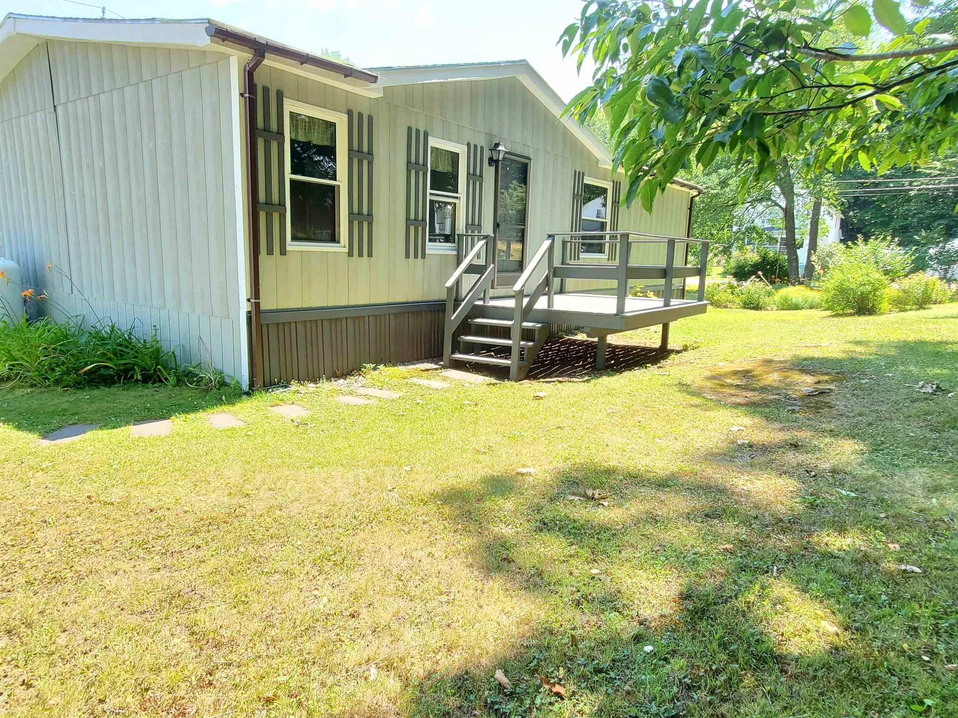 7 Dartmouth Street Enfield NH 03748