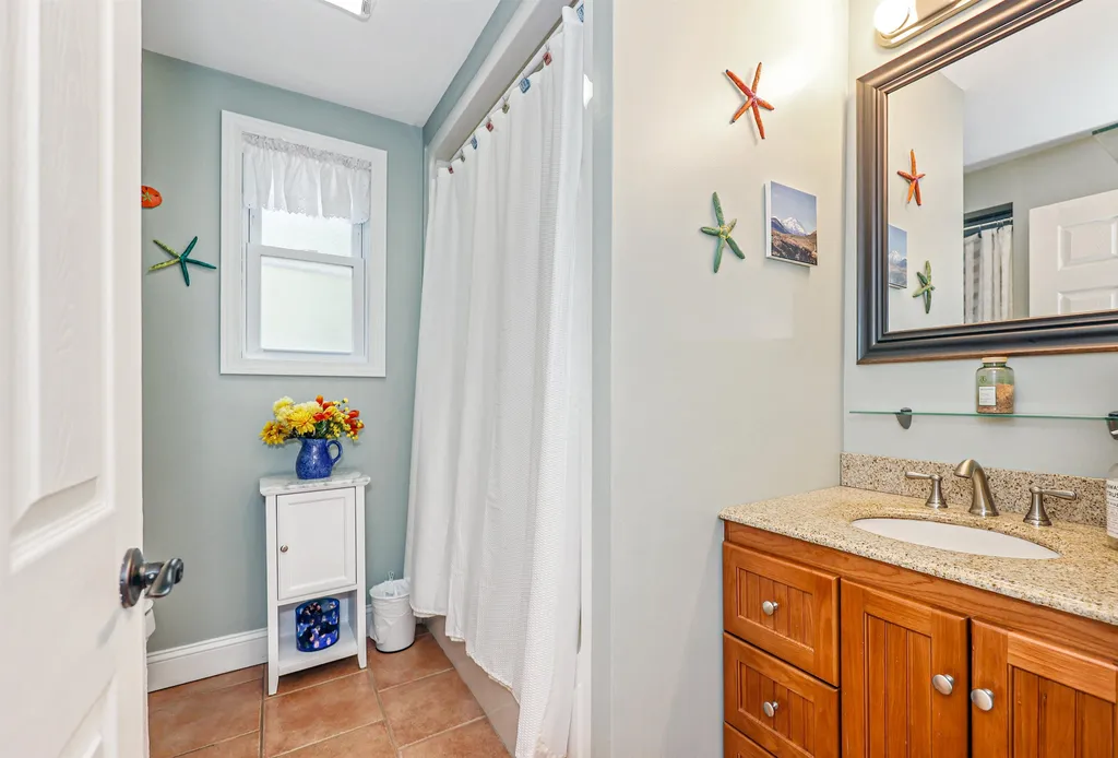30 W Shore Drive Raymond NH 03077