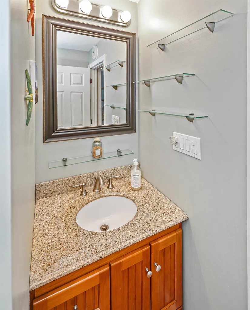 30 W Shore Drive Raymond NH 03077