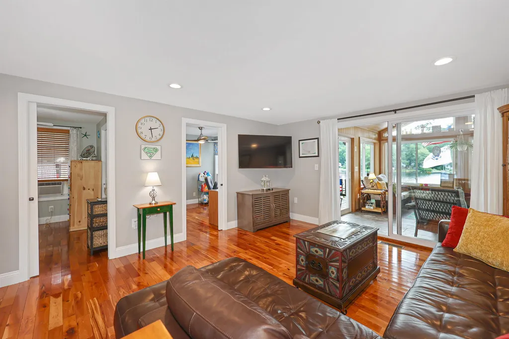 30 W Shore Drive Raymond NH 03077