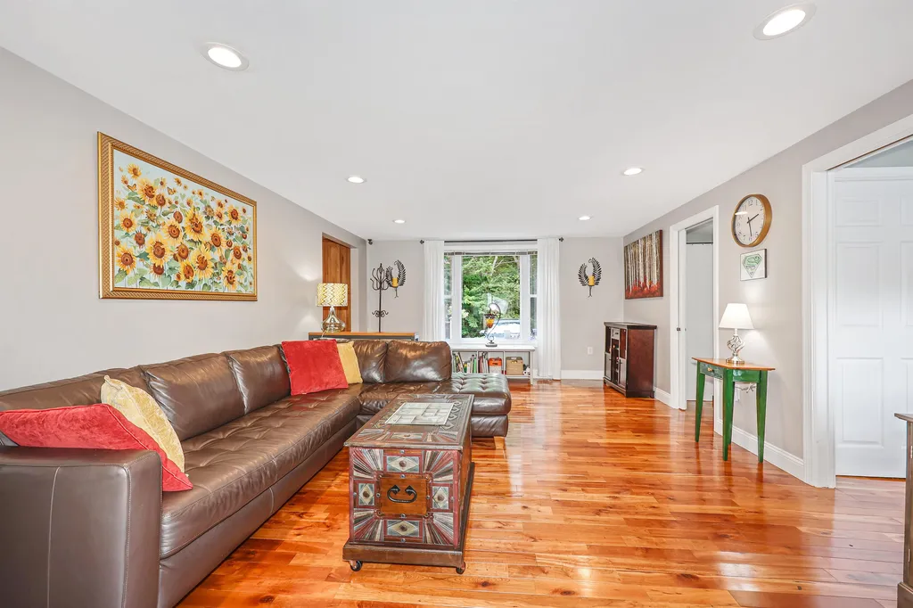 30 W Shore Drive Raymond NH 03077