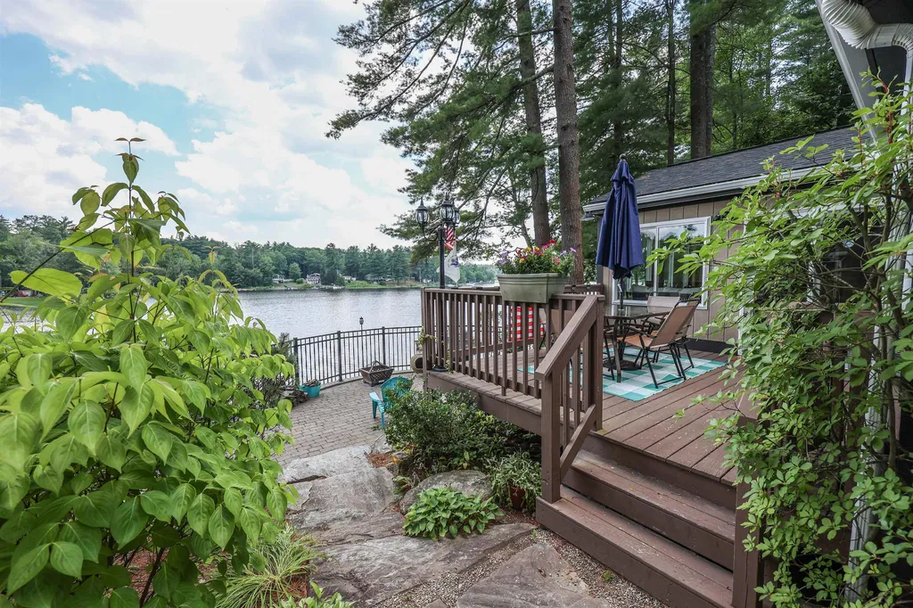 30 W Shore Drive Raymond NH 03077