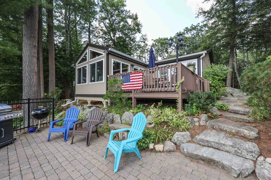 30 W Shore Drive Raymond NH 03077