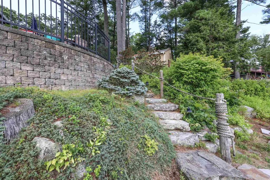 30 W Shore Drive Raymond NH 03077