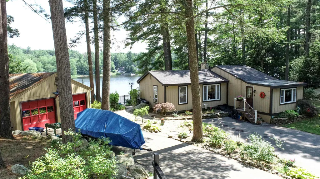 30 W Shore Drive Raymond NH 03077