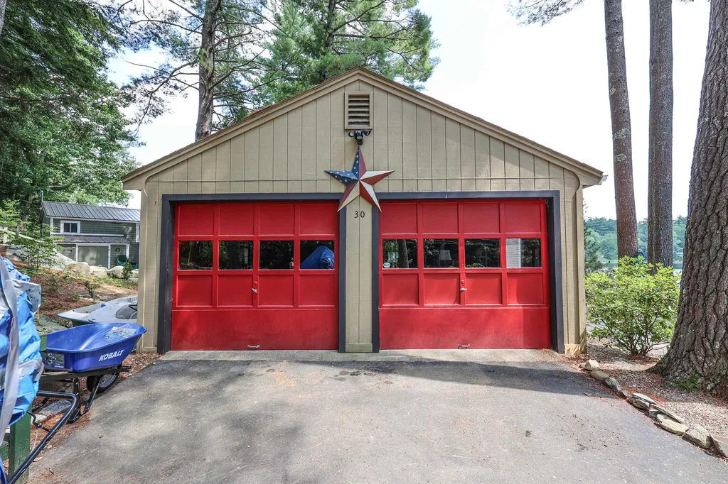 30 W Shore Drive Raymond NH 03077