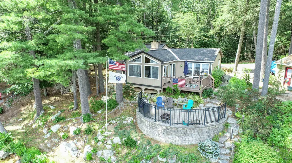 30 W Shore Drive Raymond NH 03077