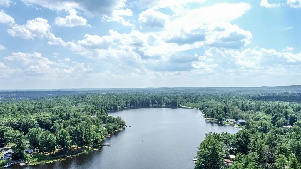30 W Shore Drive Raymond NH 03077