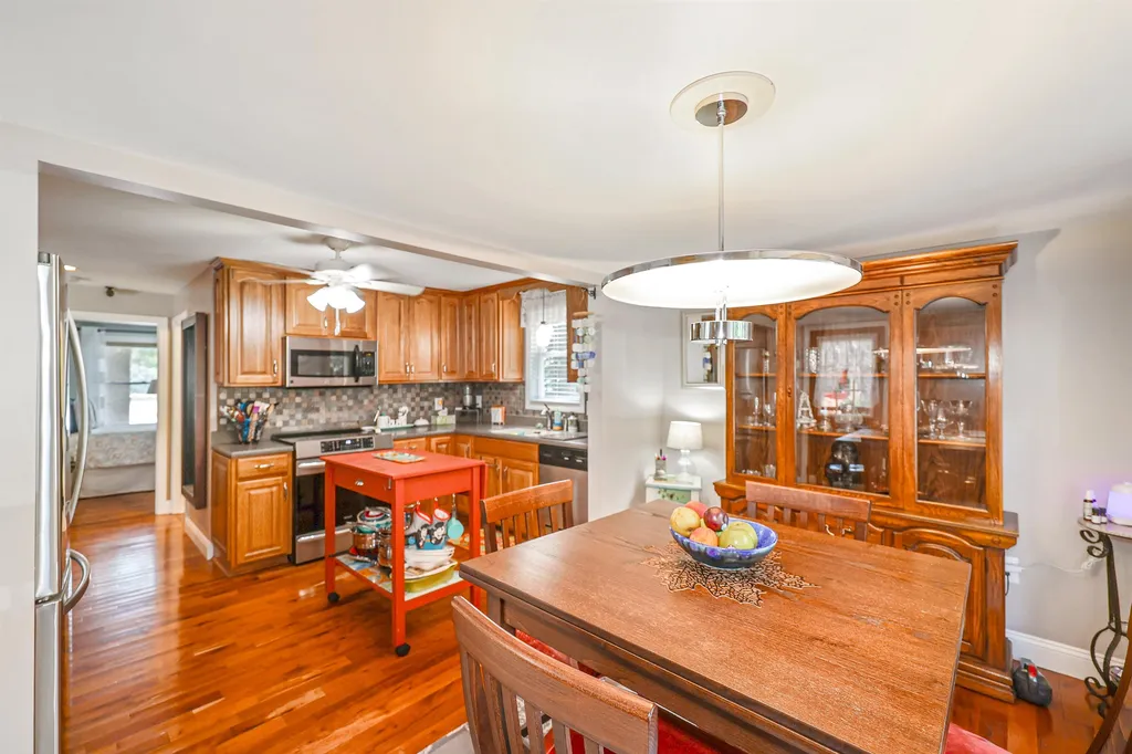 30 W Shore Drive Raymond NH 03077